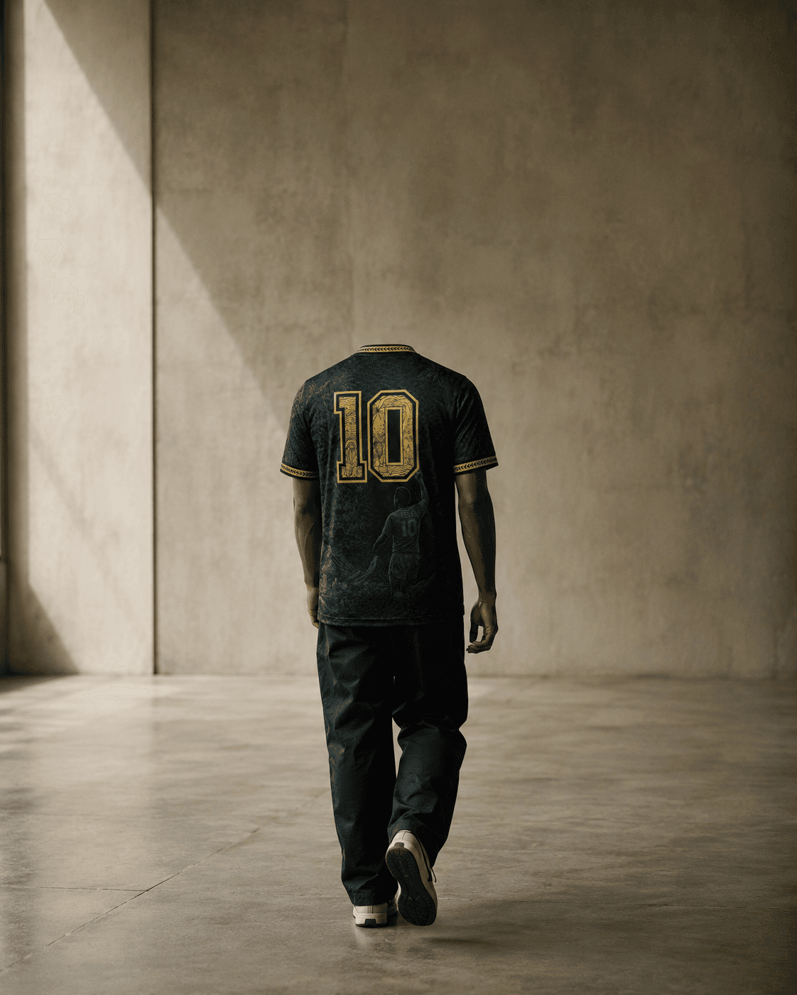 Verde — figure walking away in concrete gallery, big '10' and Pelé silhouette glowing on the back